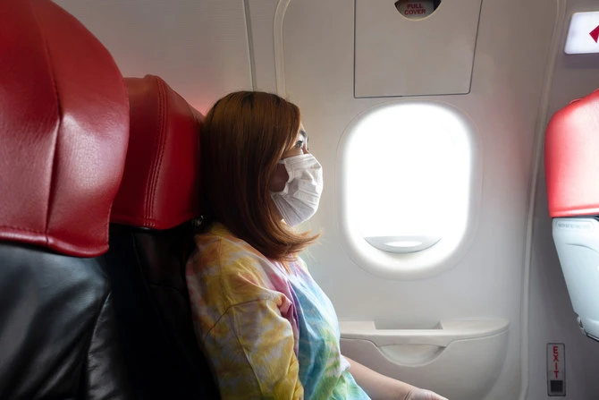 Les passagers encore réticents à prendre l’avion en raison des exigences sanitaires, révèle une enquête d’opinion