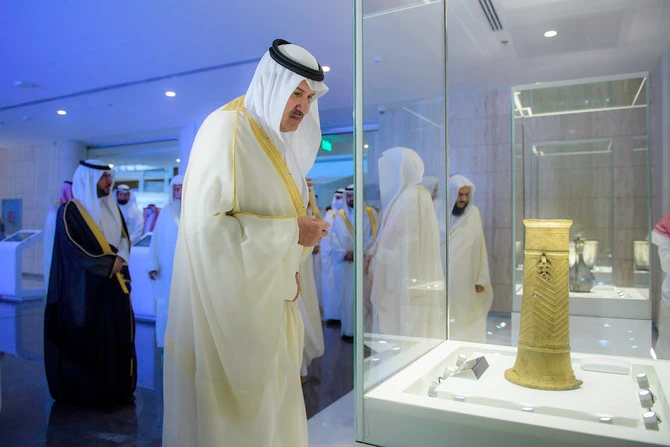 Le gouverneur de Médine inaugure une exposition sur l'architecture de la Sainte Mosquée du Prophète