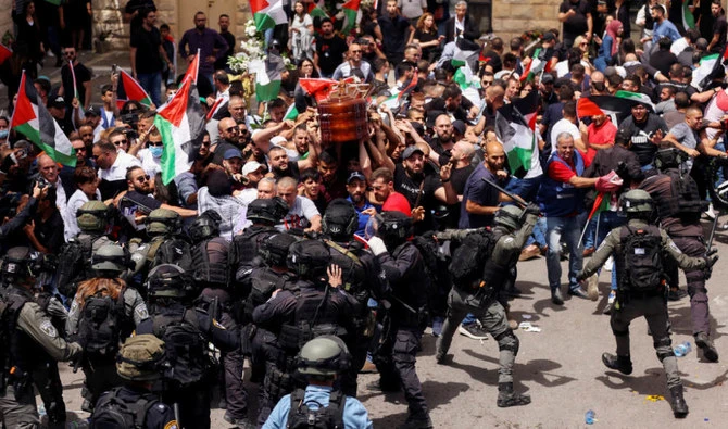 Funérailles de Shireen Abu Akleh: la charge israélienne rappelle l'apartheid
