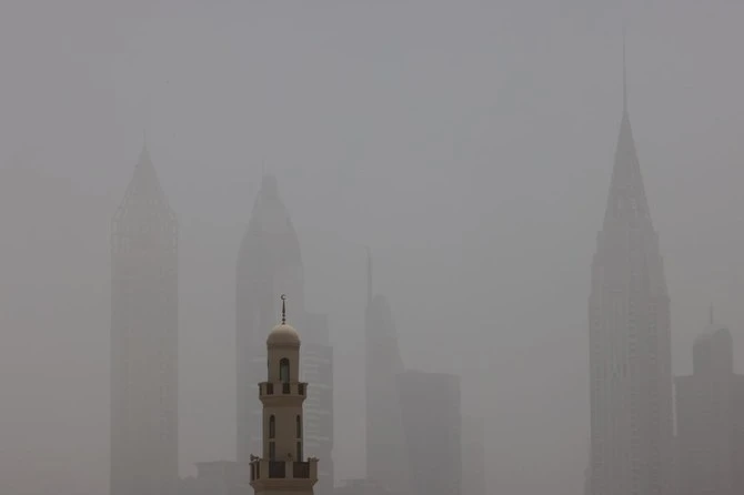 Les Emirats arabes unis touchés à leur tour par une tempête de sable