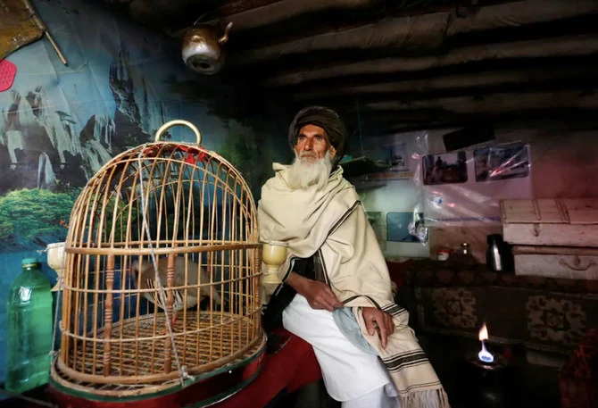 Au plus grand marché aux oiseaux d'Afghanistan, on craint que le chant du cygne ne soit proche
