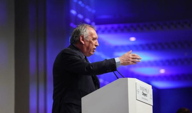 Bayrou plaide pour un Premier ministre « politique»