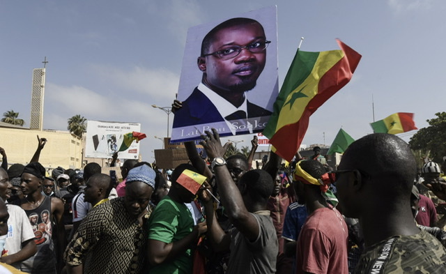 Sénégal: Le gouvernement annonce l'arrestation de rebelles casamançais sur fond de manifestation