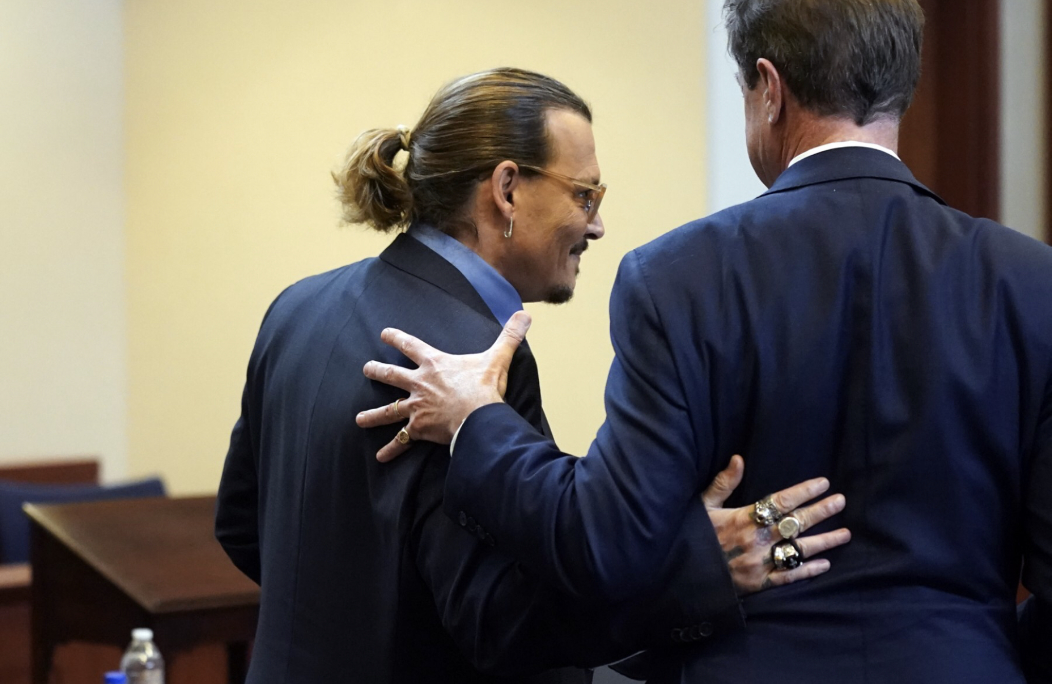 Procès Depp contre Heard: le jury se sépare sans décision, reprise des délibérations mercredi