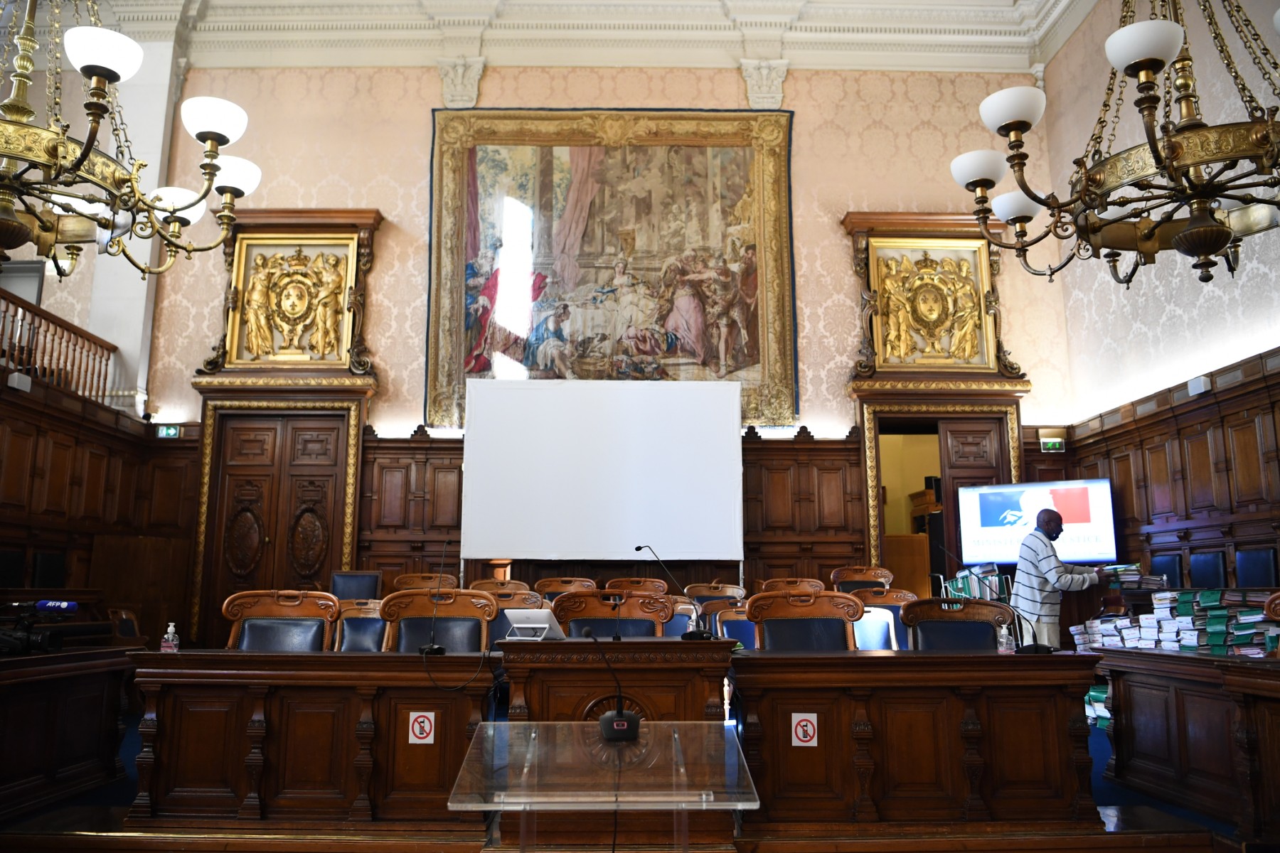 Escroquerie aux aides Covid: sept ans de prison requis contre un influenceur