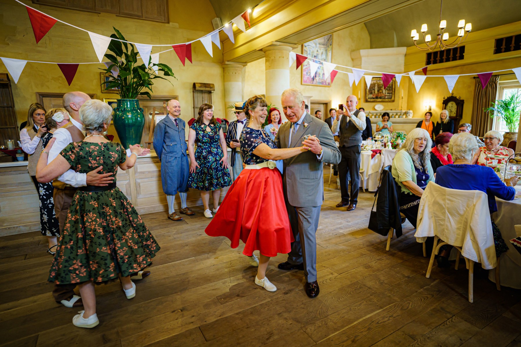 Les Britanniques fêtent les 70 ans de règne de leur reine bien aimée, une page d'histoire