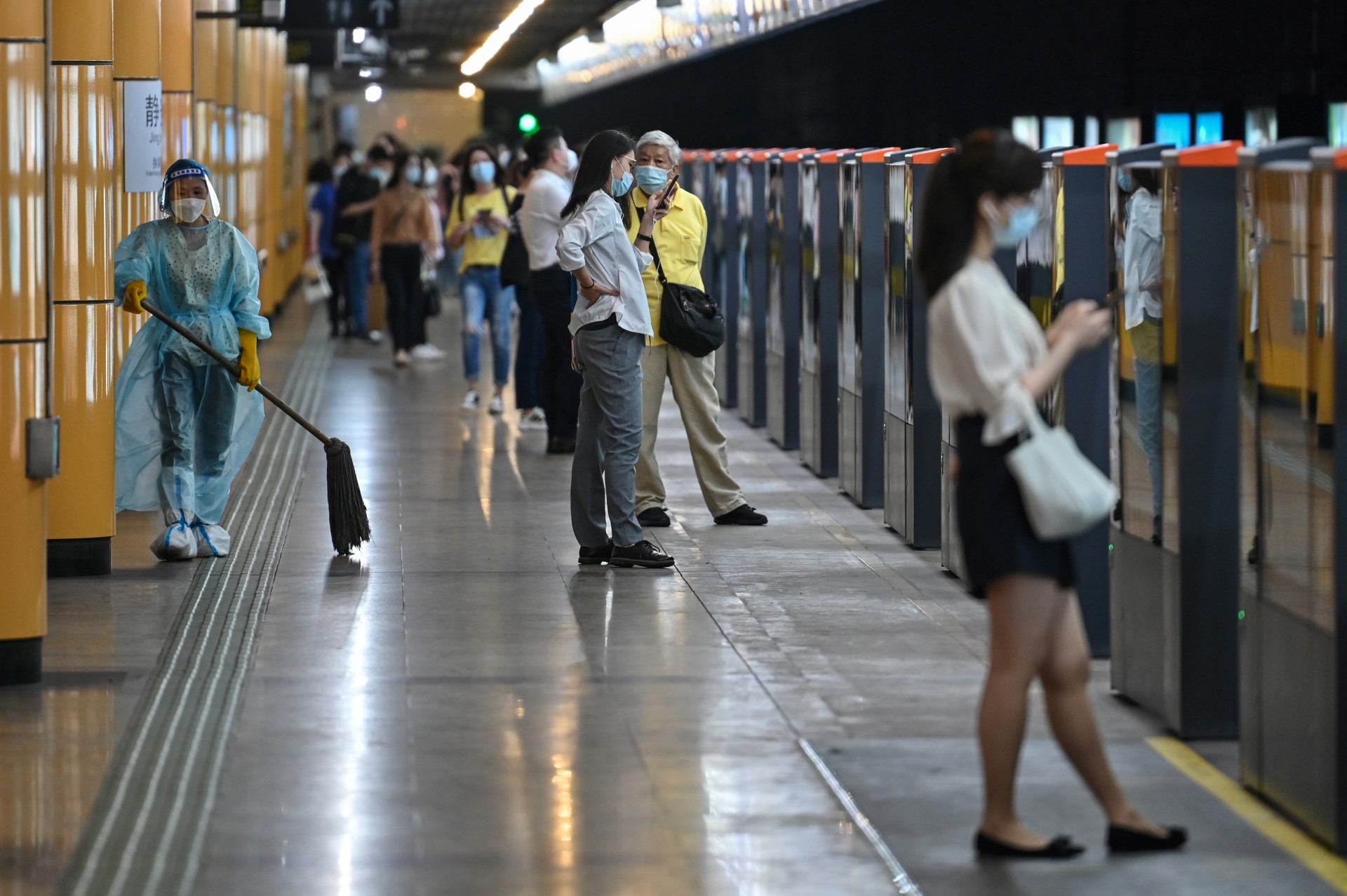 Shanghai a levé mercredi les plus importantes restrictions anti-Covid imposées depuis deux mois (Photo, AFP).