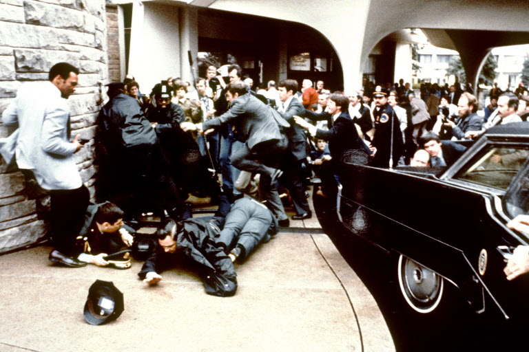«Enfin la liberté» pour l'homme qui avait tenté de tuer Ronald Reagan