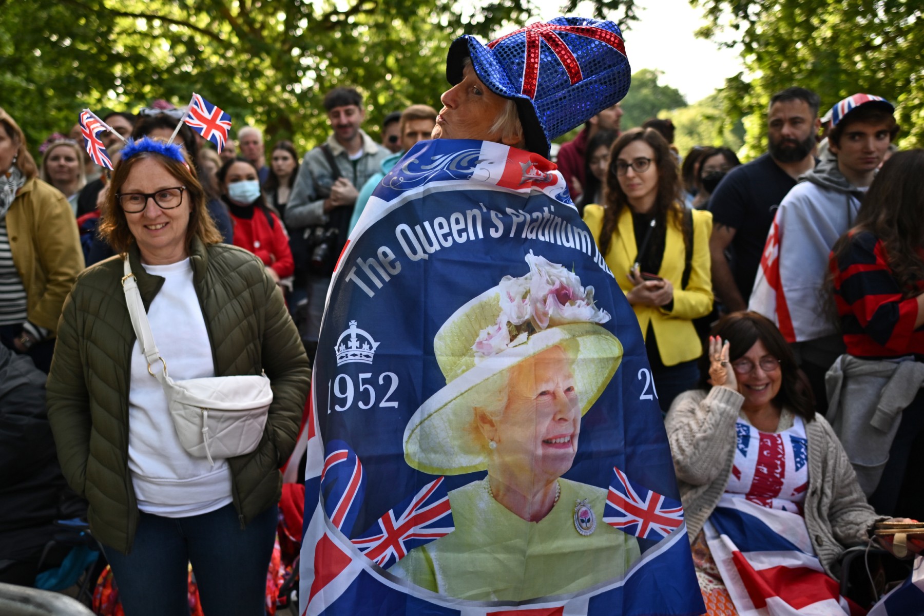 Elizabeth II au balcon pour lancer son jubilé de platine historique