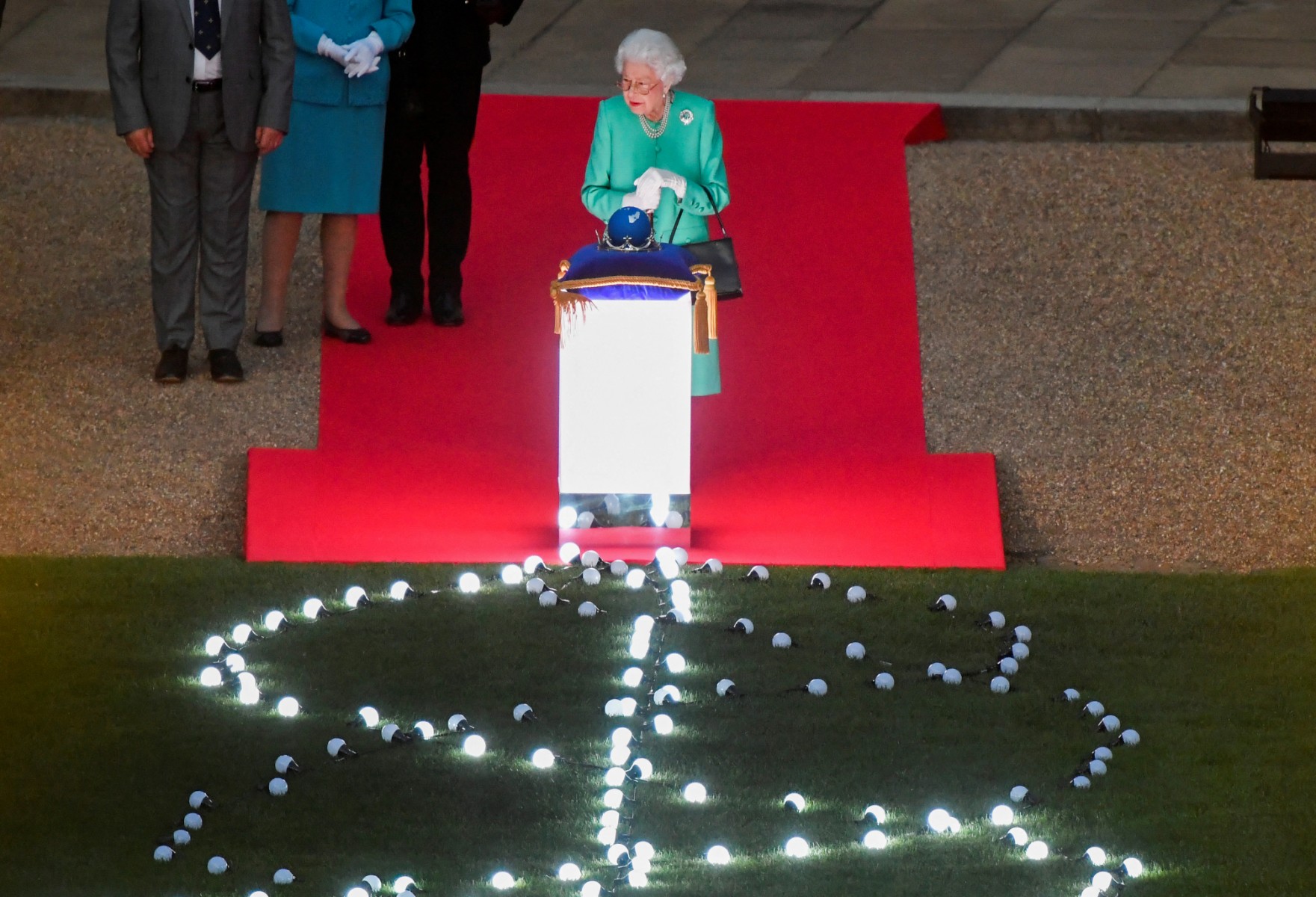 En raison d'un «inconfort», Elizabeth II renonce à la messe de son jubilé historique