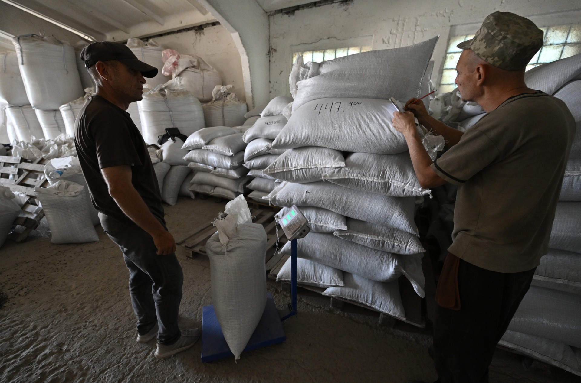 Le désespoir des fermiers ukrainiens otages du blocus des céréales
