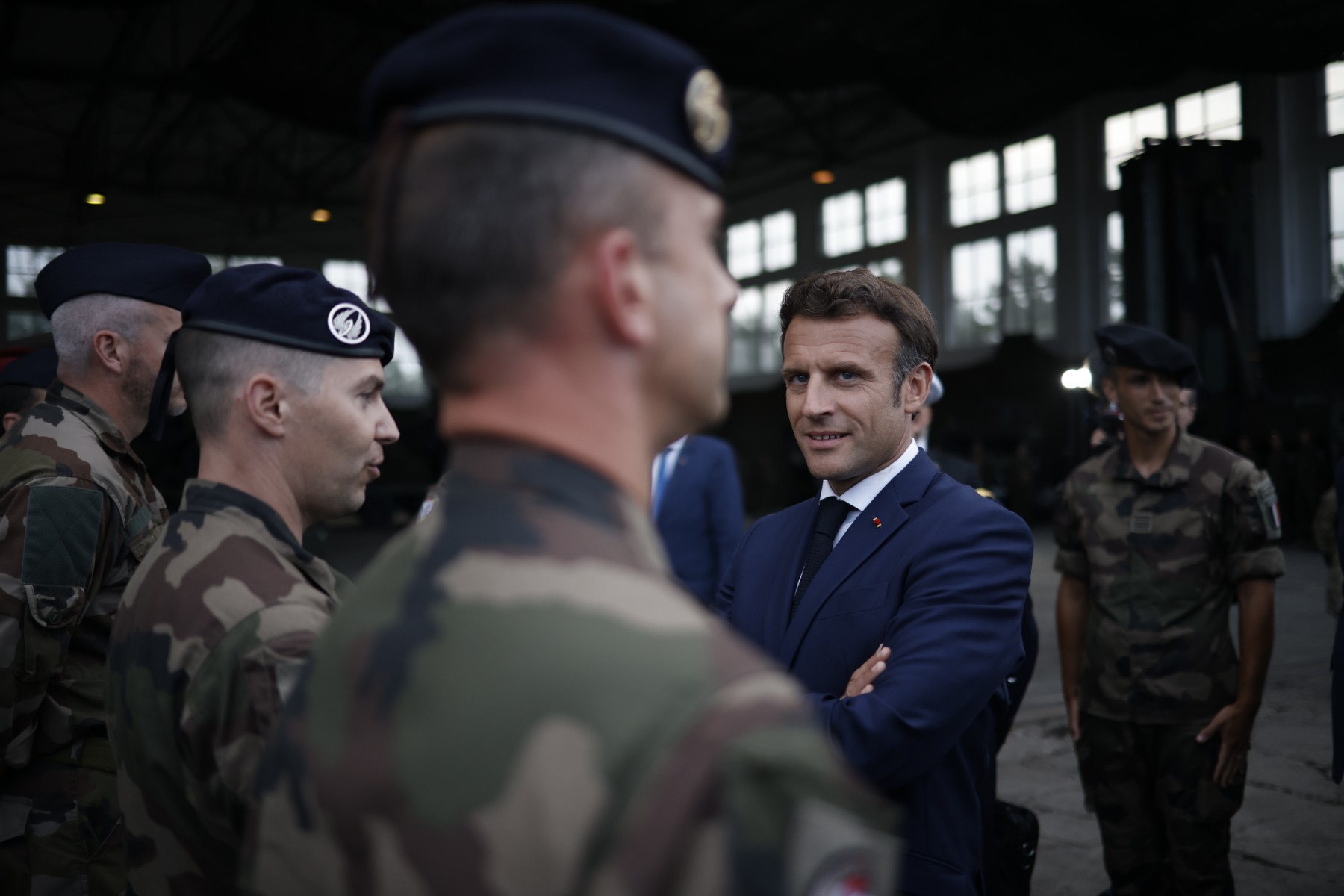 Macron soutient en Roumanie les troupes aux portes de l'Ukraine