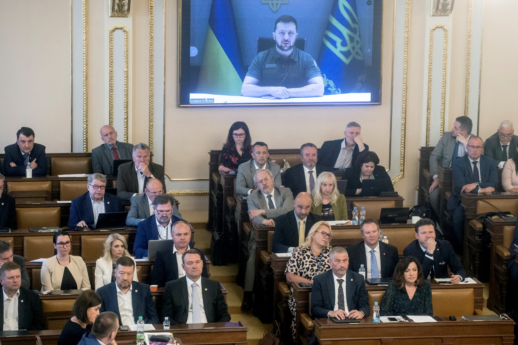«Soyez avec nous»: Zelensky presse l'Europe de l'aider davantage