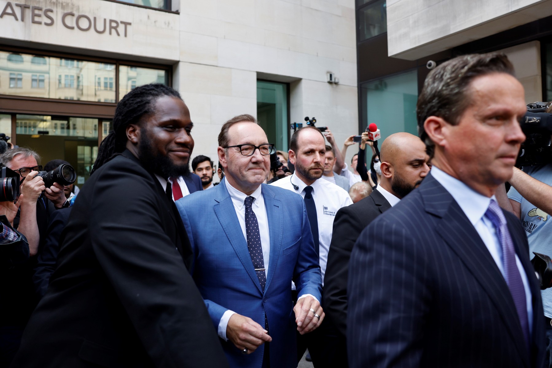 Accusé d'agressions sexuelles, Kevin Spacey laissé libre par la justice britannique
