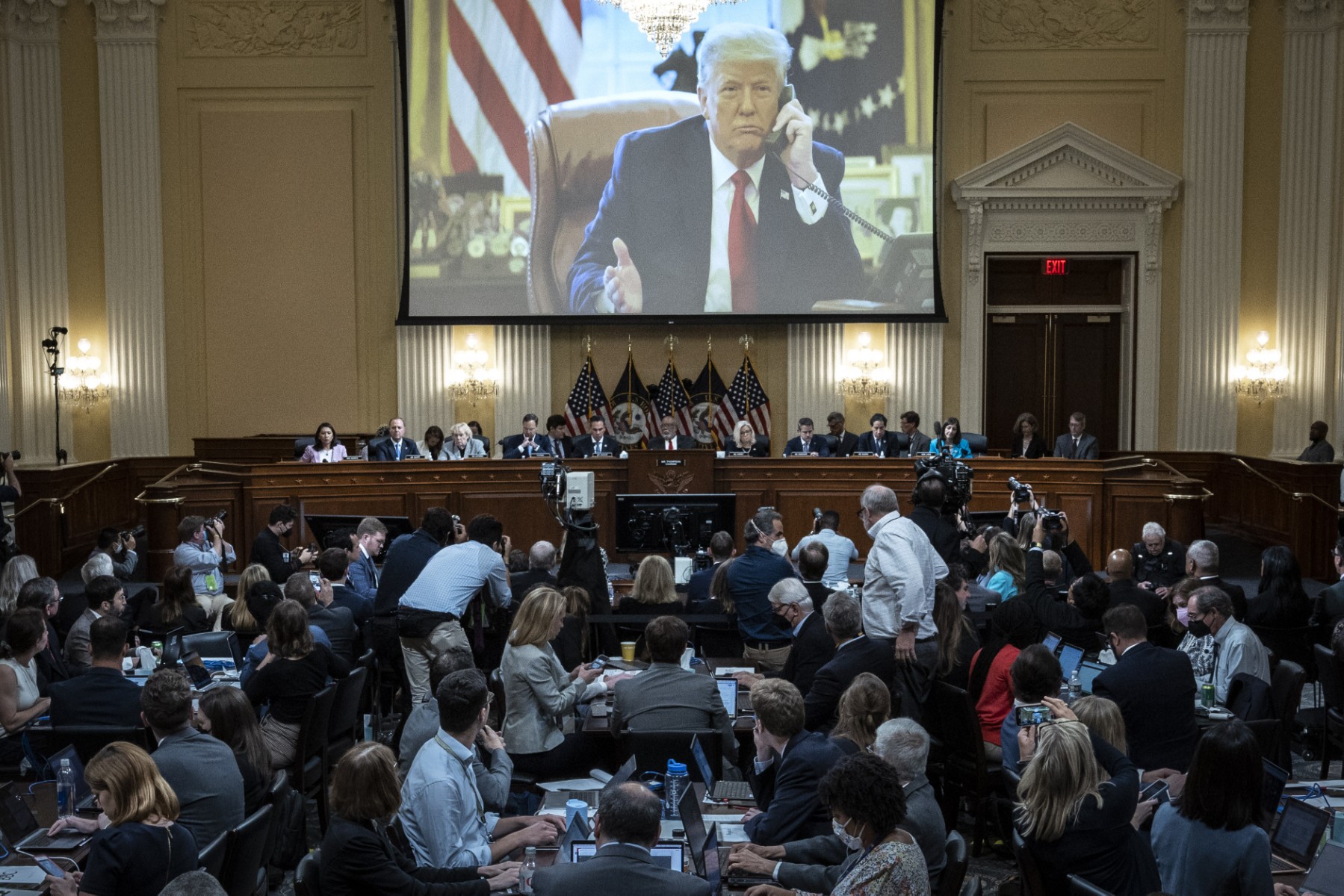 Assaut du Capitole: Des élus locaux racontent les pressions de Donald Trump pour invalider l'élection de 2020