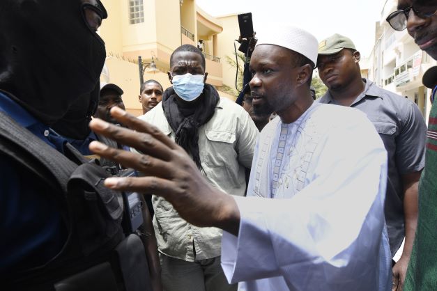 Sénégal: l'opposant Sonko persiste dans le défi au lendemain des violences