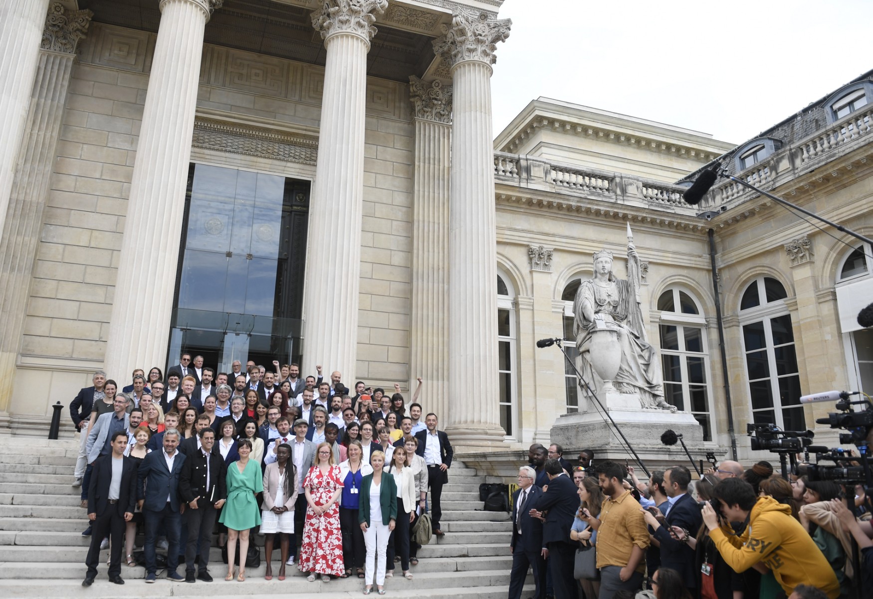 La France Insoumise veut une loi « d'urgence sociale »