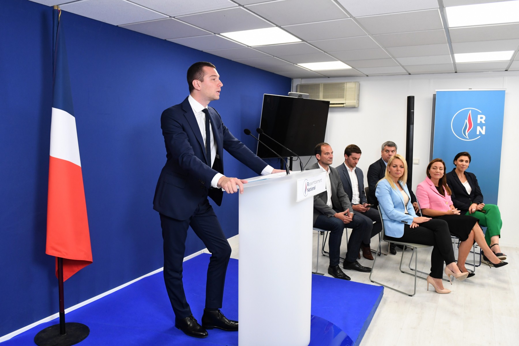 Semaine de casse-tête pour Borne, chargée de trouver un potentiel « accord de gouvernement »