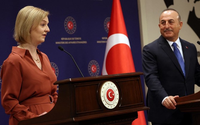 Des ministres britanniques en Turquie pour discuter de contrats militaires et de l’Otan