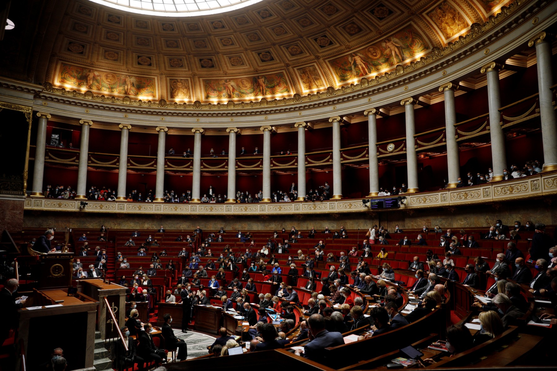 Age moyen, sexe, profession: la nouvelle Assemblée nationale en chiffres
