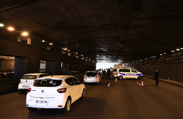 Contrôle de police à Paris. (AFP)