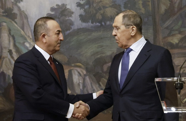 Exportation de céréales ukrainiennes: Lavrov en Turquie pour discuter des corridors maritimes