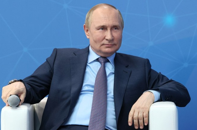 Poutine: De Frank Sinatra à Leonid Brejnev