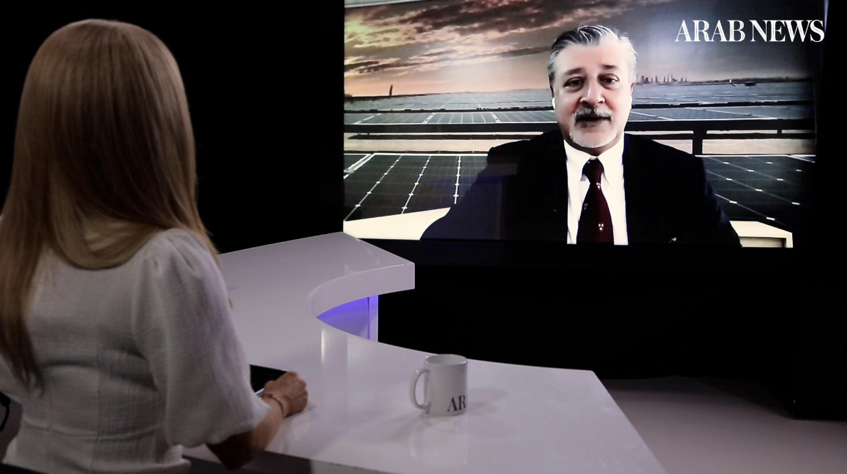 Frankly Speaking: L'Arabie saoudite et les EAU pourraient mener la bataille des énergies renouvelables dans le monde