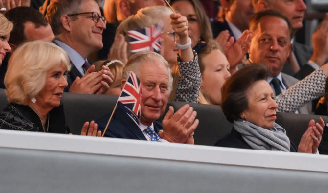 Le prince Charles de Grande-Bretagne, prince de Galles, (au centre) lors de la Platinum Party au palais de Buckingham le 4 juin 2022 dans le cadre des célébrations du jubilé de platine de la reine Elizabeth II (Photo, AFP)