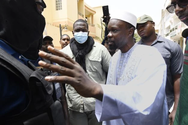Sénégal: l'opposant Sonko persiste dans le défi au lendemain des violences