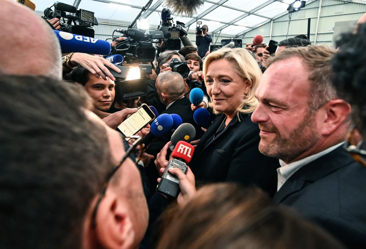 Législatives: la macronie sonnée, la Nupes confortée, le RN salue un «tsunami»