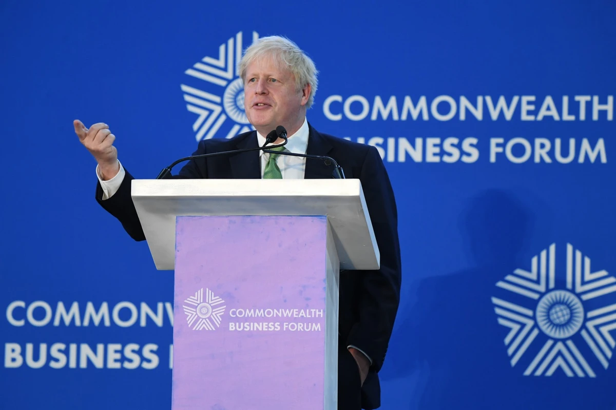 A Kigali, Boris Johnson défend l'accord sur les migrants avec le Rwanda