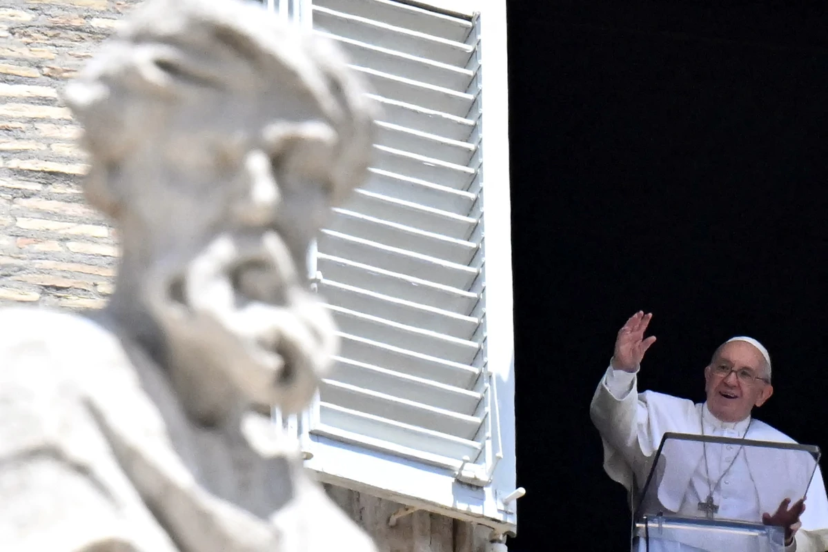 Le pape appelle au calme en Equateur, rend hommage à une religieuse tuée en Haïti