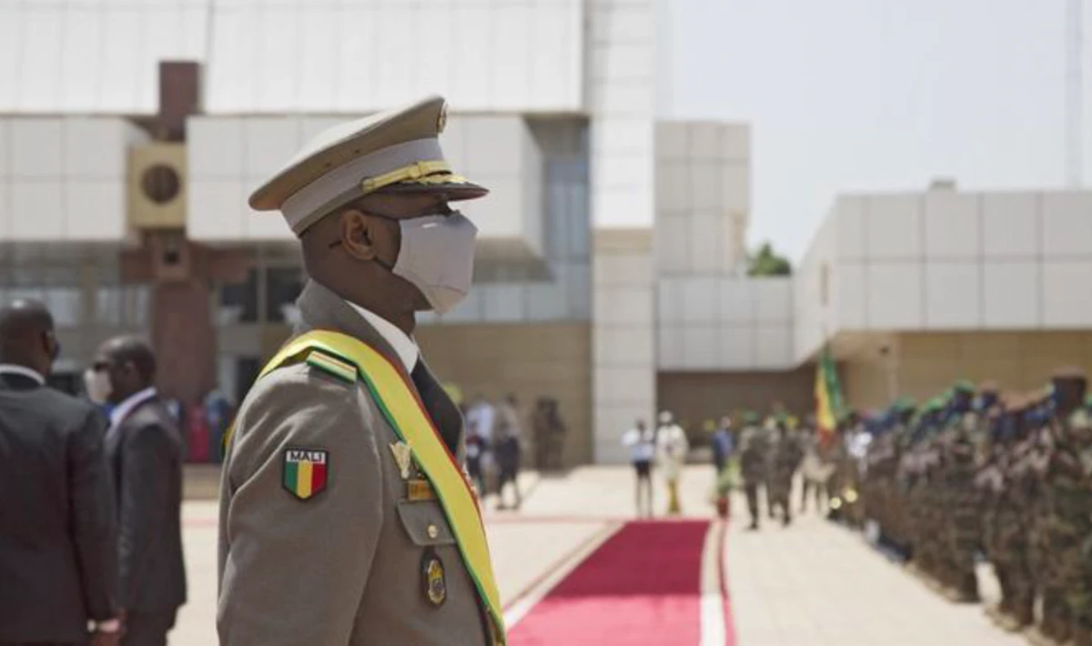 Mali: Le président de transition promulgue la loi électorale, condition d'un retour des civils au pouvoir