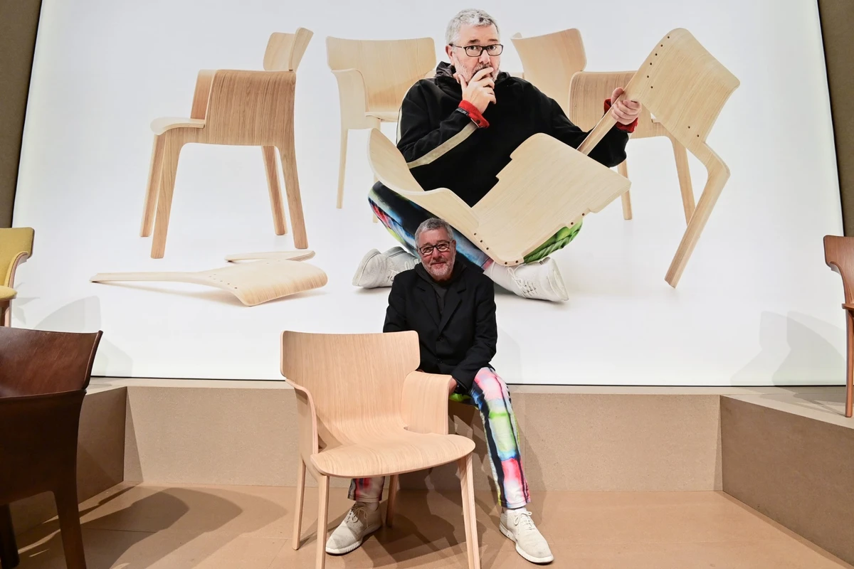 Philippe Starck réinvente la chaise médaillon, «icône» de Christian Dior