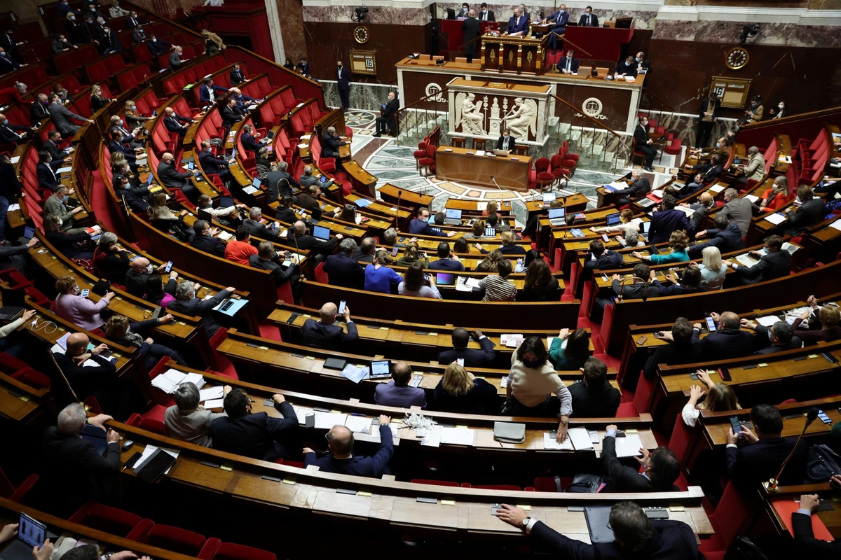 Législatives: La France s’achemine vers «une nouvelle ère» parlementaire