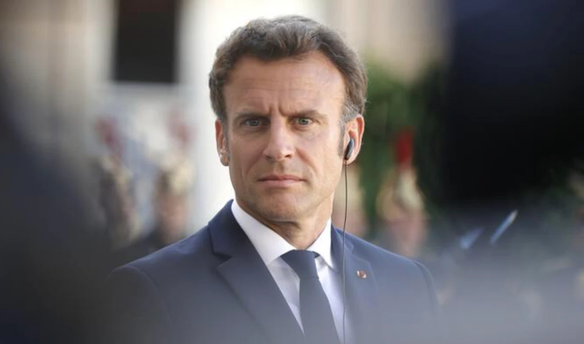 Au pied du mur, Macron consulte les partis et Borne se montre « au travail»