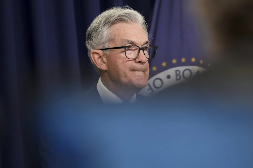 Le dollar en fort repli malgré la hausse des taux de la Fed