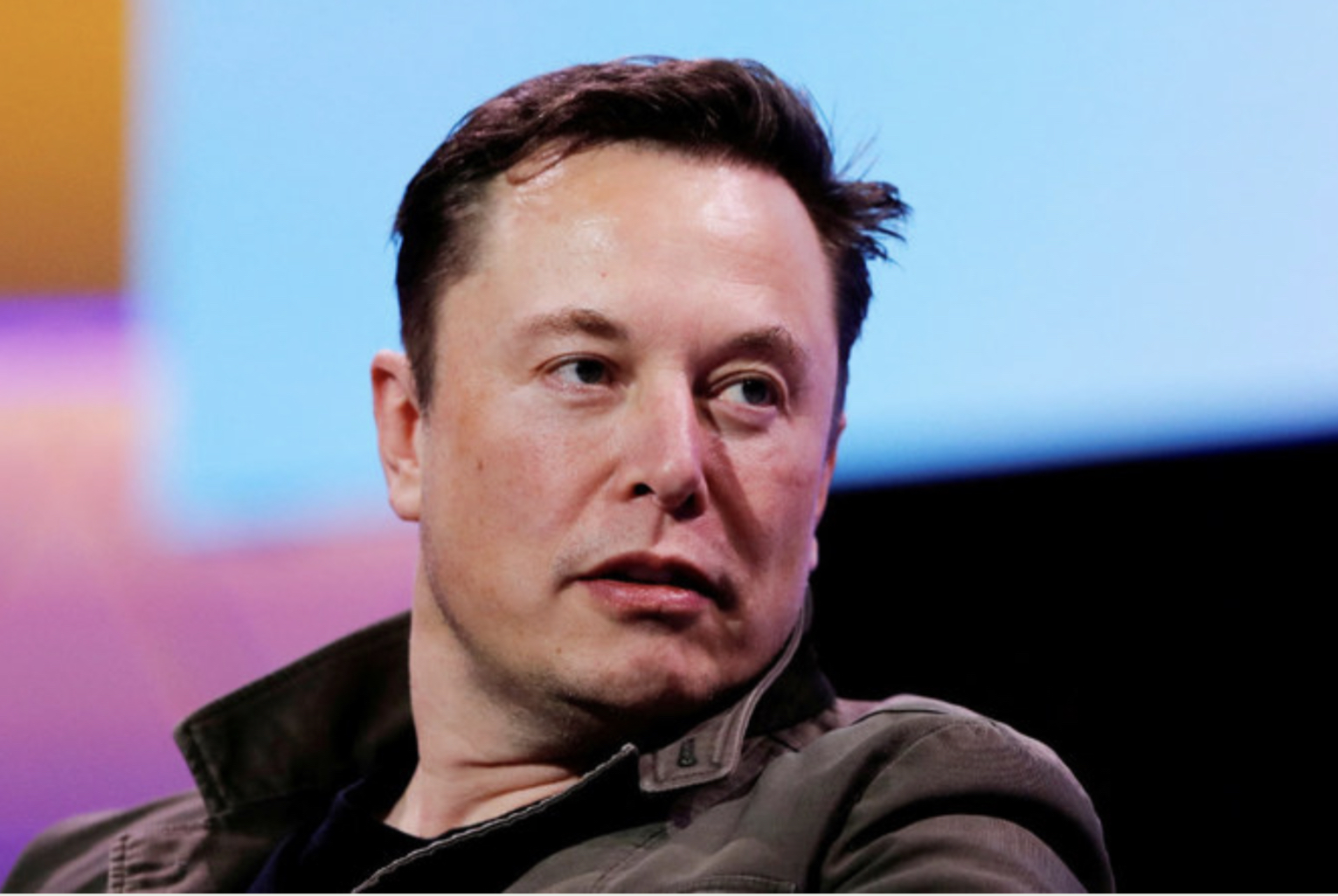 Repoussé par Musk, Twitter chute à Wall Street et se met en ordre de bataille judiciaire