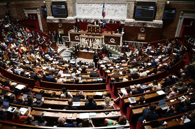 L'Assemblée vote la suppression de la redevance puis les débats s'enrayent