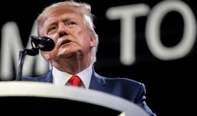 Trump n'est plus administrateur de son groupe de médias, inquiété par la Justice