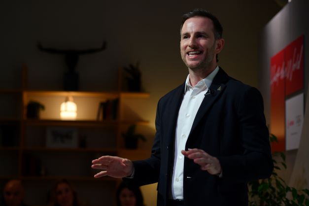 Départ du cofondateur d'Airbnb dont le « cerveau déborde d'autres idées»