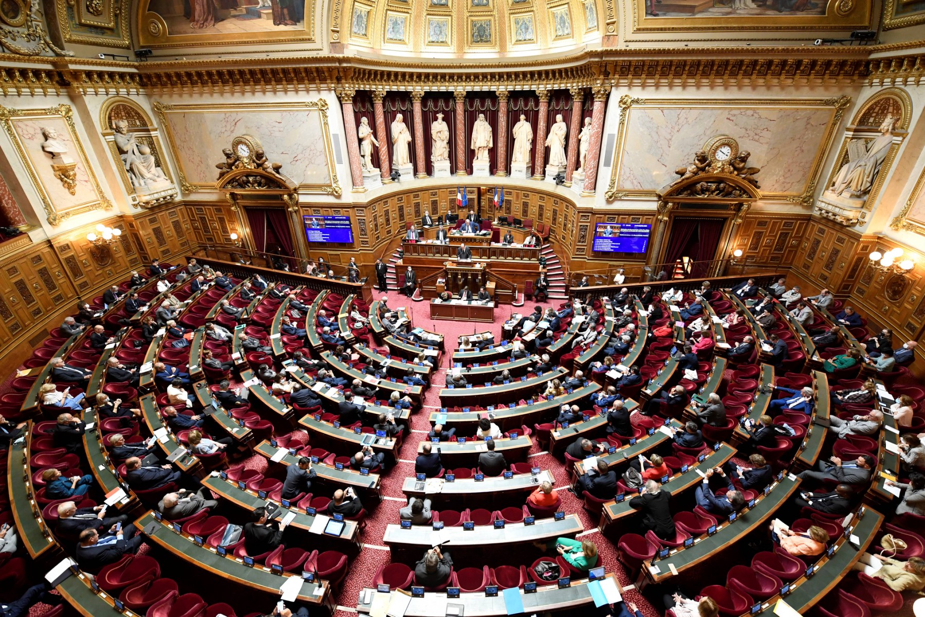 «Echec» du Stade de France: le Sénat accuse le ministre de l'Intérieur et la préfecture de police