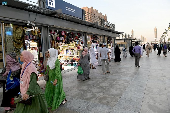 Les magasins de Médine sont pris d’assaut par les pèlerins du Hajj en quête de cadeaux