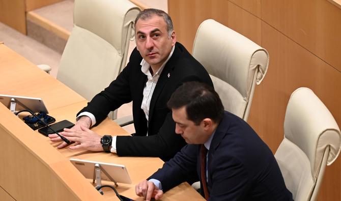 «Nous nous battons aux côtés des Ukrainiens contre notre ennemi commun: l'impérialisme de Poutine», déclarait fin mai le député ukrainien Aleko Elisachvili (à gauche). (photo,AFP)