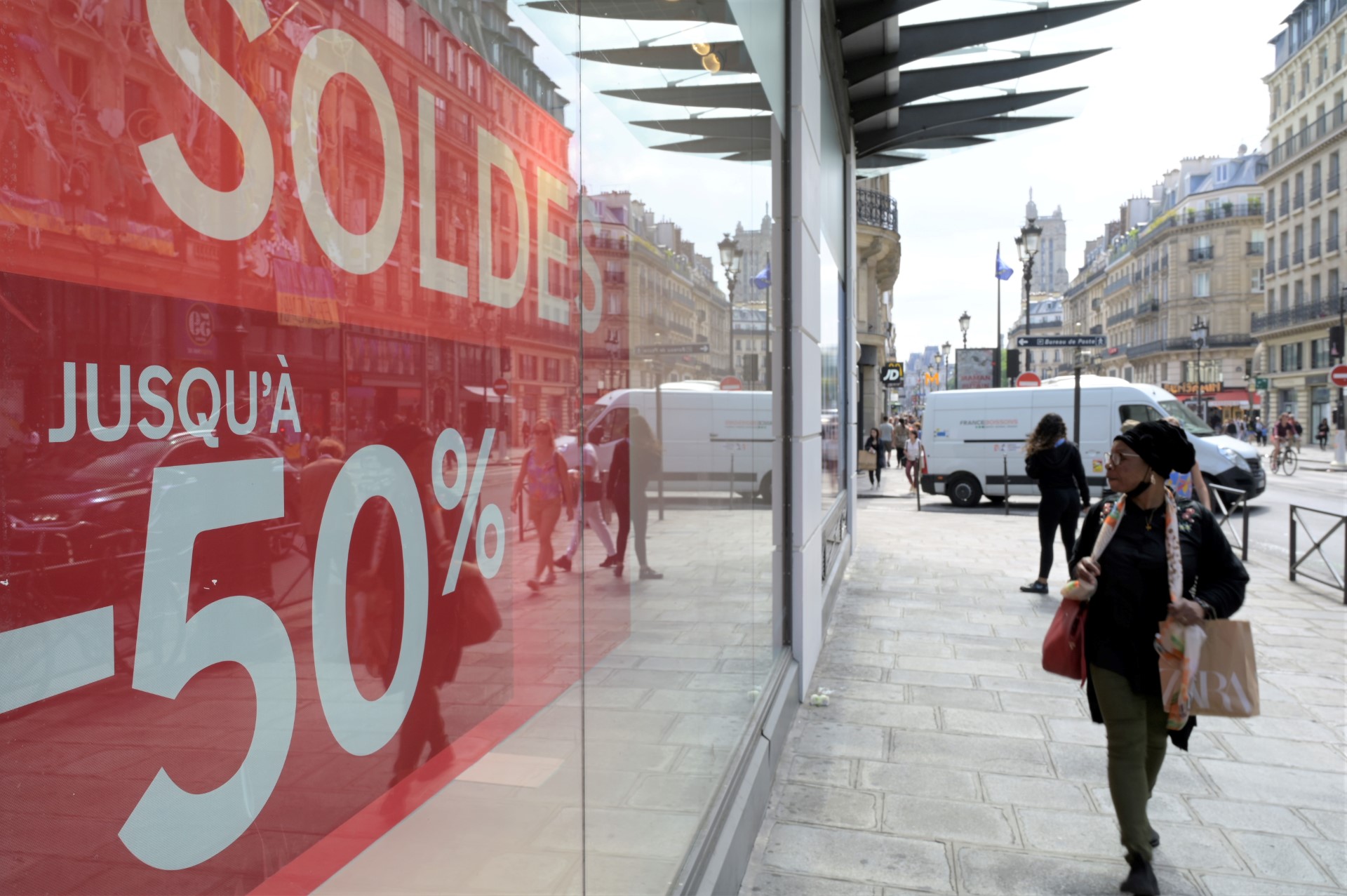 «Pas de bonne surprise» pour les soldes, moins réussies qu'en 2021