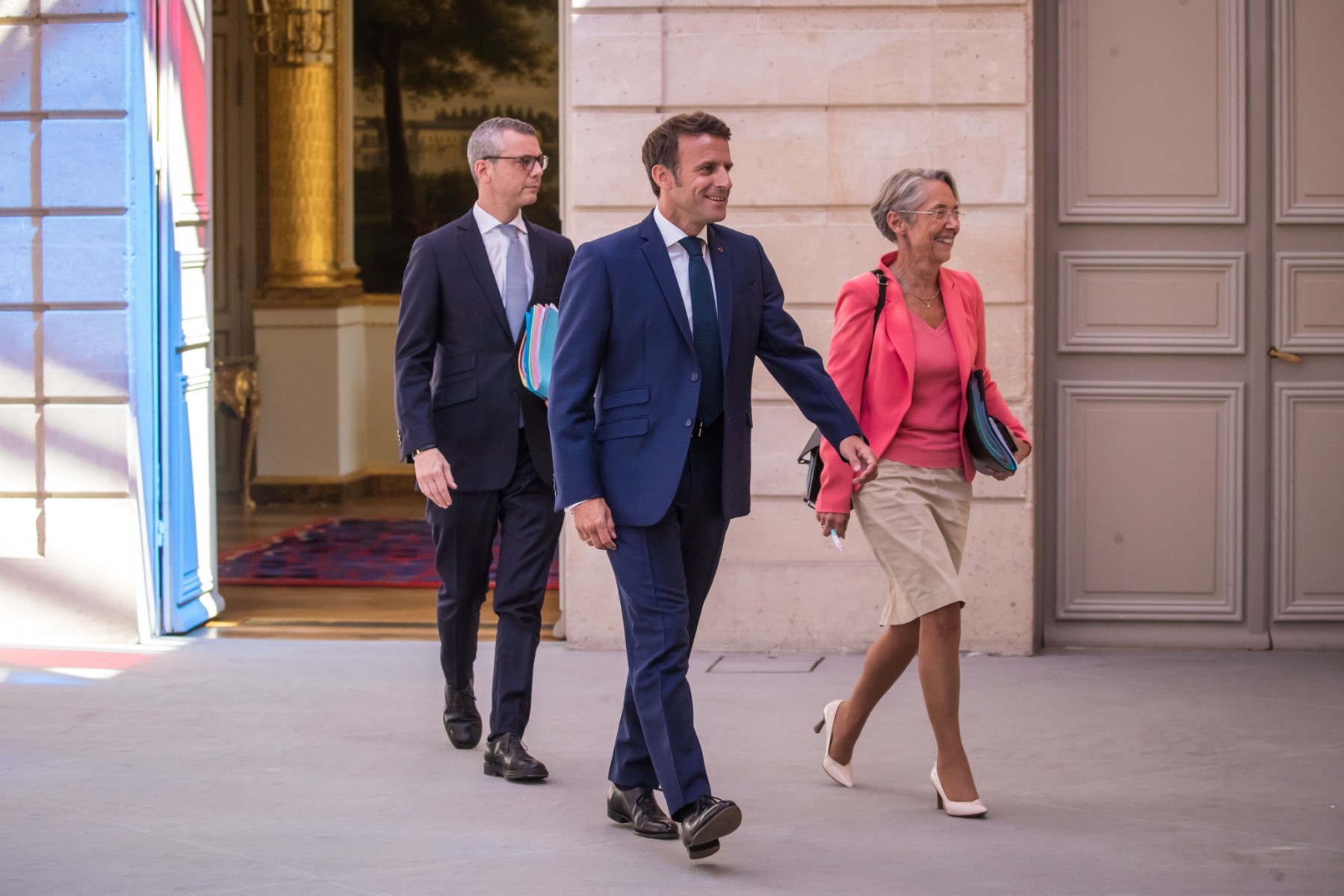 Macron «prend acte» du refus des «partis de gouvernement de participer» à une coalition
