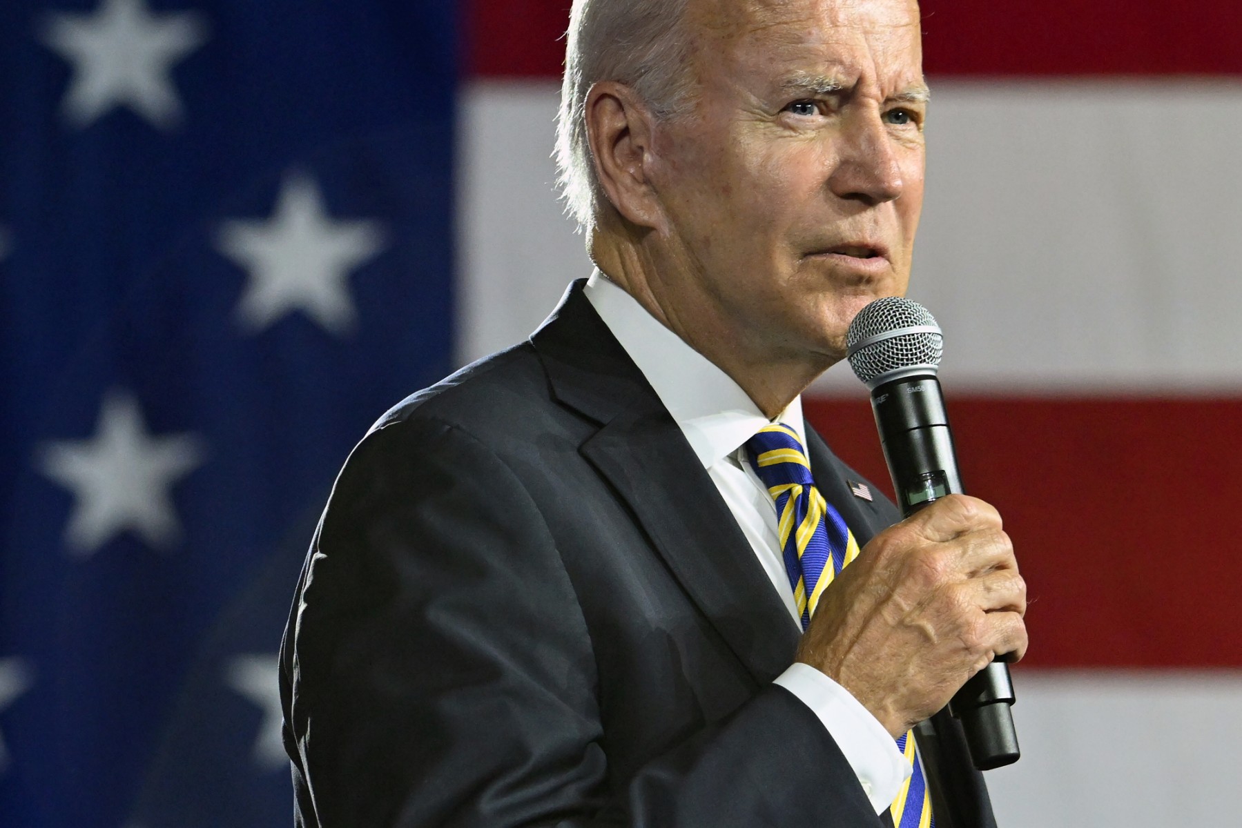 Biden de retour dans l'Ohio, terre d'industrie, pour défendre ses réformes économiques