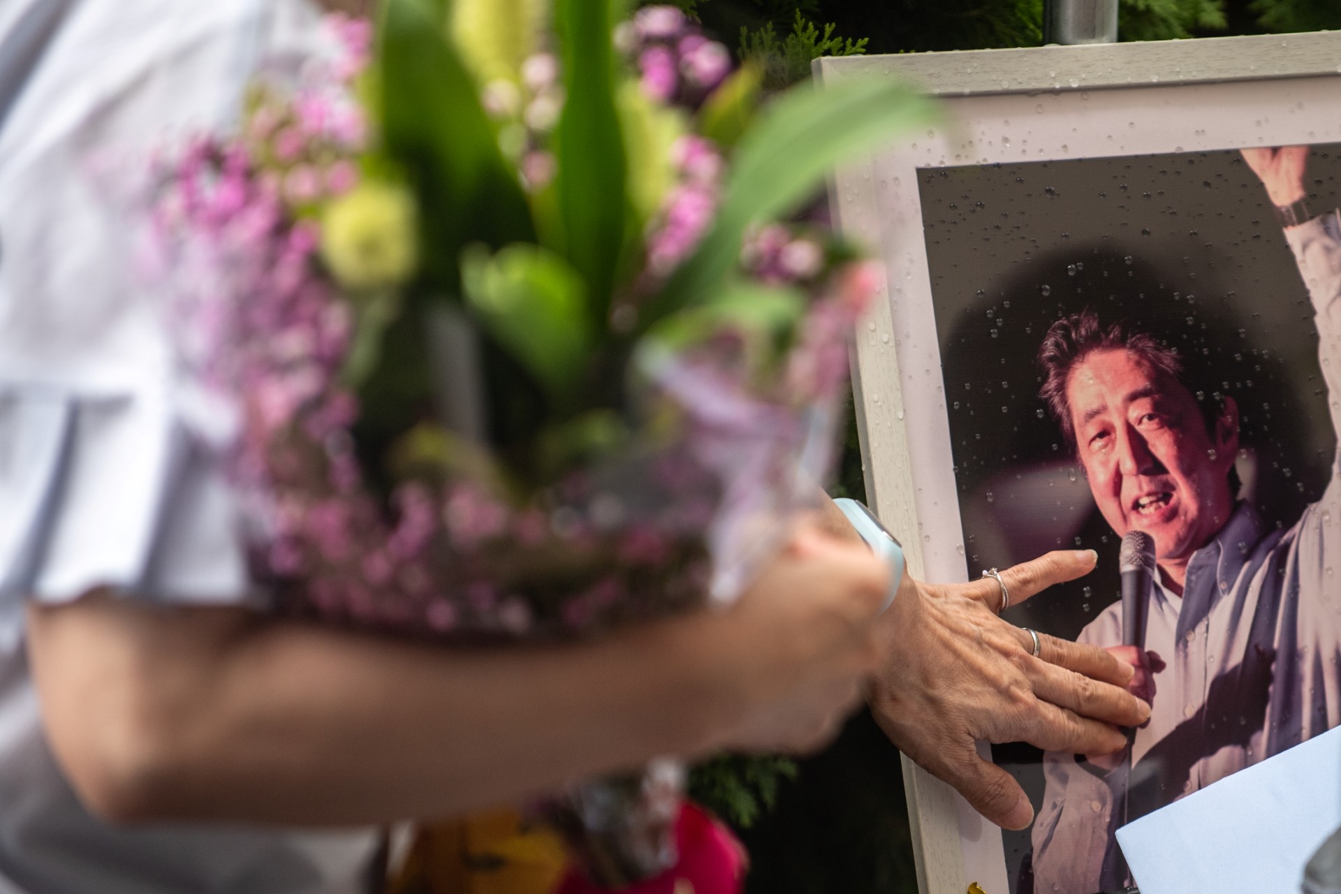 Le Japon en deuil au lendemain de l'assassinat de Shinzo Abe