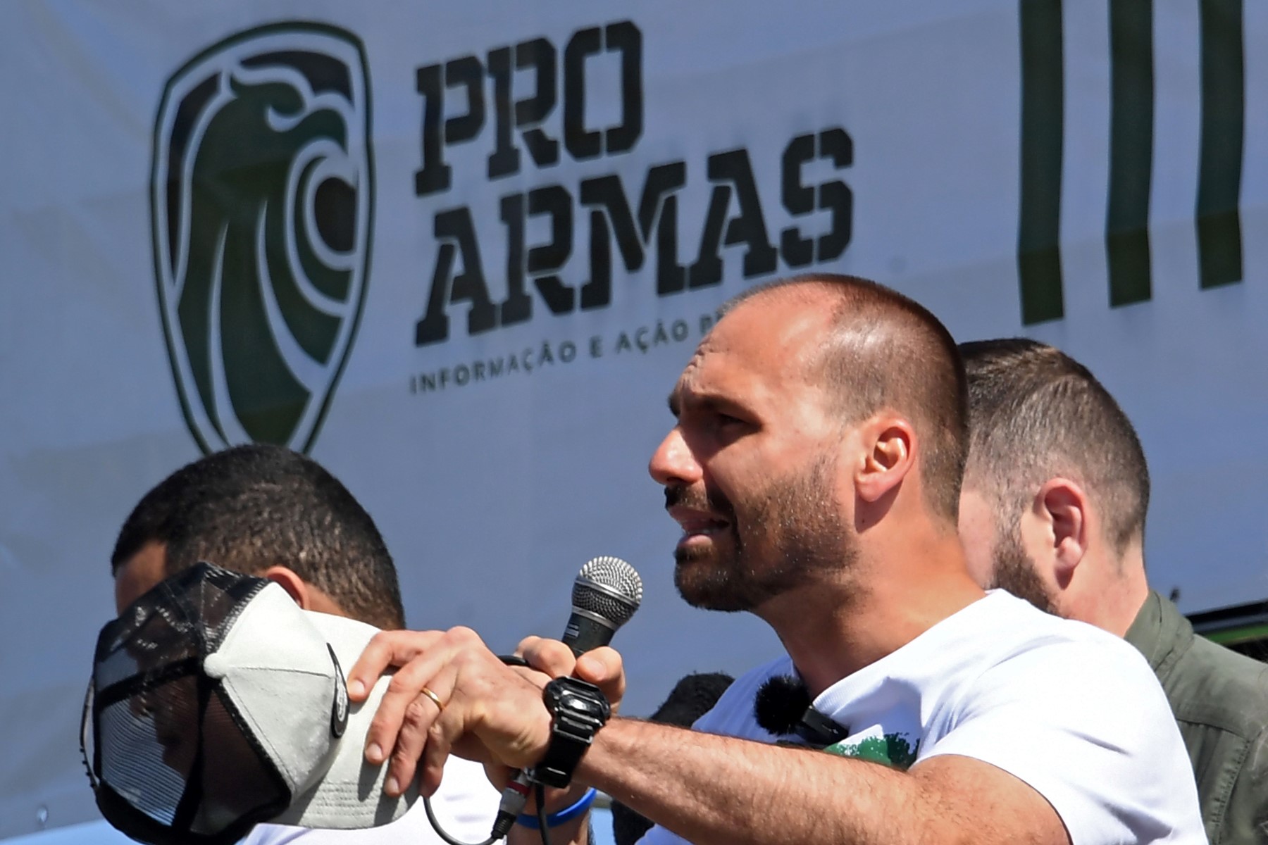 Des centaines de manifestants pro-armes marchent pour la «liberté» à Brasilia